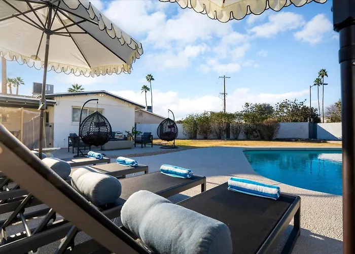 Holiday home Group-friendly 5br Pool Old Town