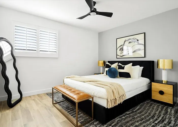 Holiday home Group-friendly 5br Pool Old Town