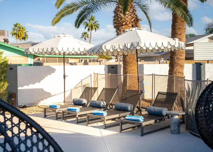 Group-friendly 5br Pool Old Town Holiday home